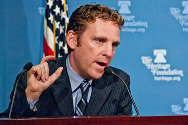 ترامب أعطى الضوء ألاخضر لبومبيو: انطلق في أستخدام أقصى ضغط ضد إيران ، فقط لا تخاطر بـأشعال الحرب العالمية الثالثة 6 mark dubowitz fdd