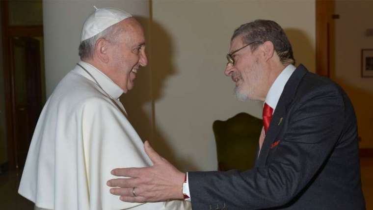 Pope_Francis_with_his_personal_doctor_Fabrizio_Soccorsi_Credit_Vatican_Media.jpeg