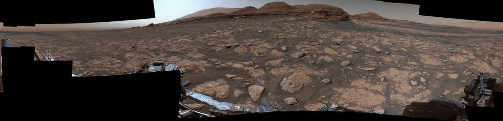 مركبة Curiosity Mars على سطح المريخ تلتقط صوراً شخصية ( سيلفي ) وصوراً ثلاثية ألابعاد ( 3D ) على سطح المريخ ..بكل حرية ! 12 pia24269 3 16