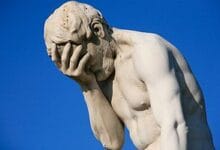 300px-Paris_Tuileries_Garden_Facepalm_statue