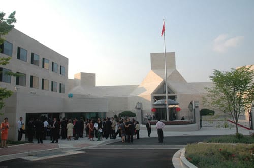 السفارة الصينية في الولايات المتحدة : مَا عَدَا مِمَّا بَدَا؟ ، بعد الإجتماع الودي بين بَلدينا ؟ 1 unnamed